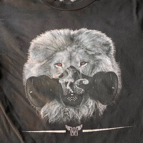 💣 Graphic tee - Picture 2 of 3